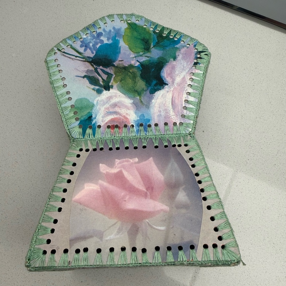 Vintage Handmaid Crocheted Greeting Card Sewing Basket Trinket Box Floral Chair - Picture 10 of 15